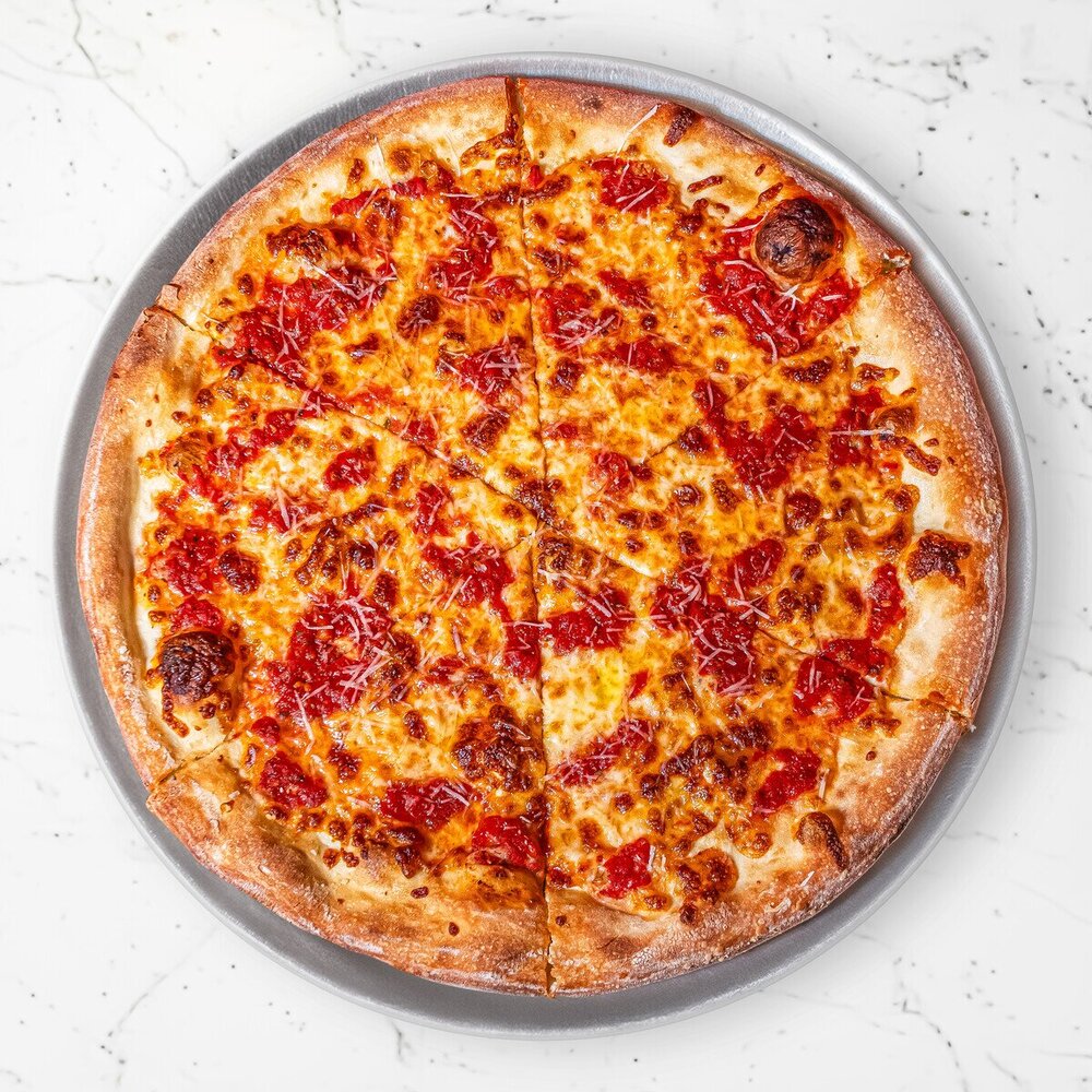 Classic cheese pizza from Doughboys Canggu location